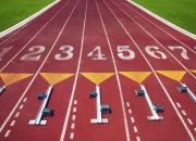 开云足球直播-赛道烽烟，法拉利轻取迈凯伦，汉密尔顿状态火热预示赛季新格局