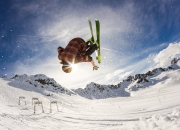 开云官网-温网翻盘戴维斯杯，德约科维奇如何用关键制胜书写网球传奇