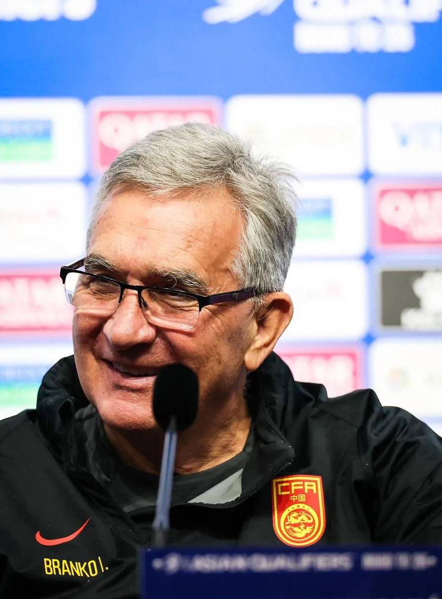 曾获金靴奖的球员状态低迷，引发外界质疑的简单介绍