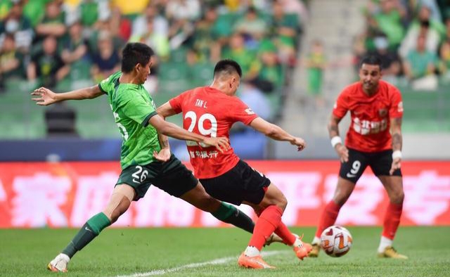 新赛季卫冕冠军实力逐渐显露,难以逆转 新赛季卫冕冠军实力逐渐显露,难以逆转