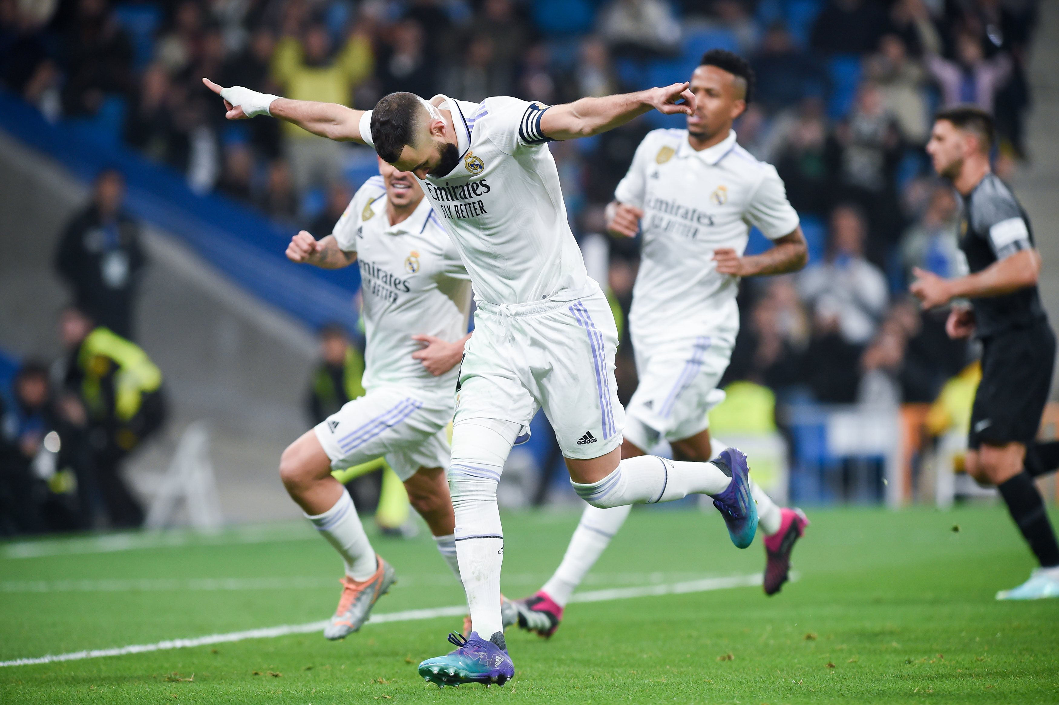 关于法国完胜国际米兰,本泽马关键制胜的信息 关于法国完胜国际米兰,本泽马关键制胜的信息