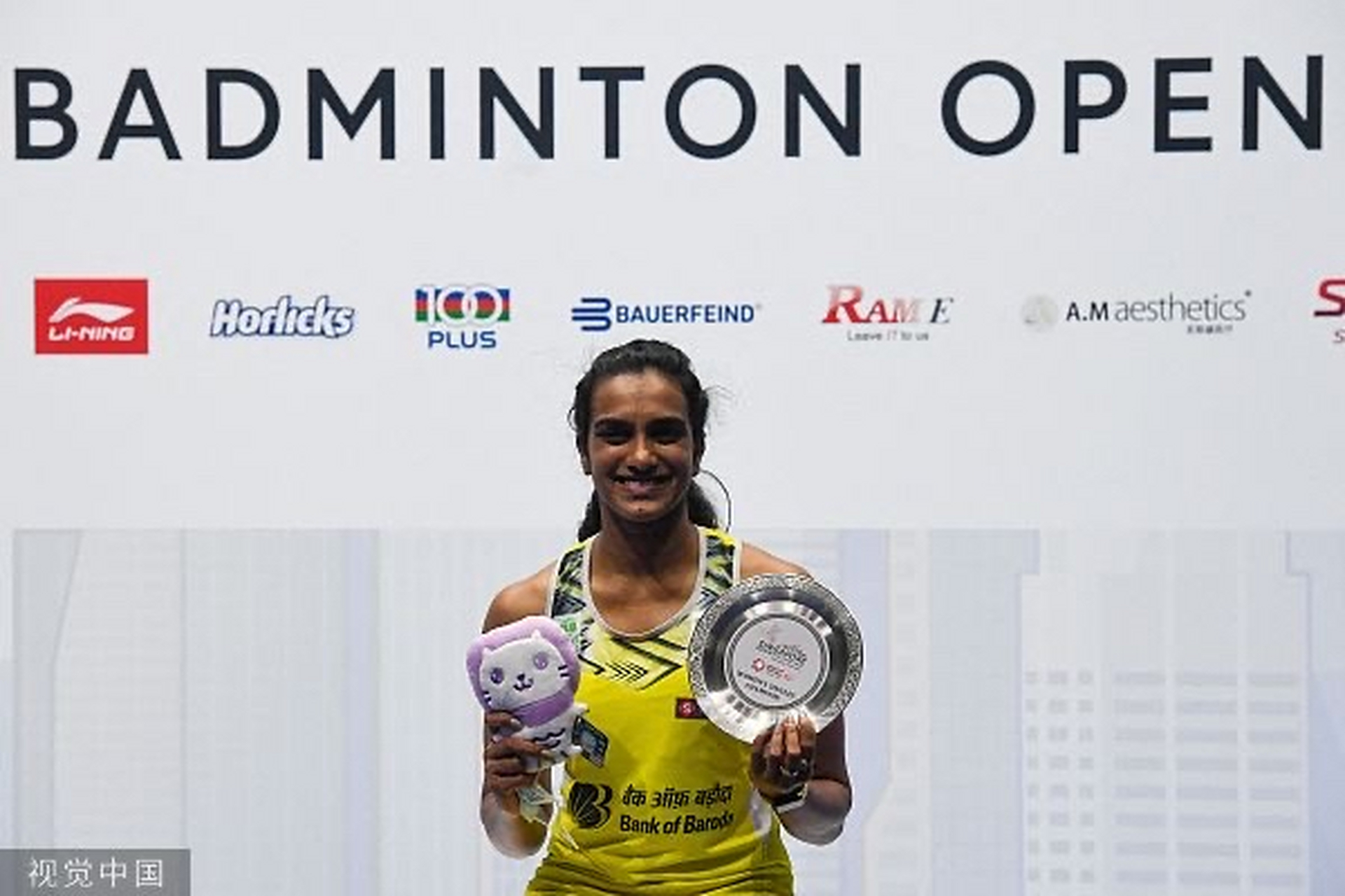 包含泰国羽毛球队横扫英格兰羽毛球队，辛杜送出助攻的词条