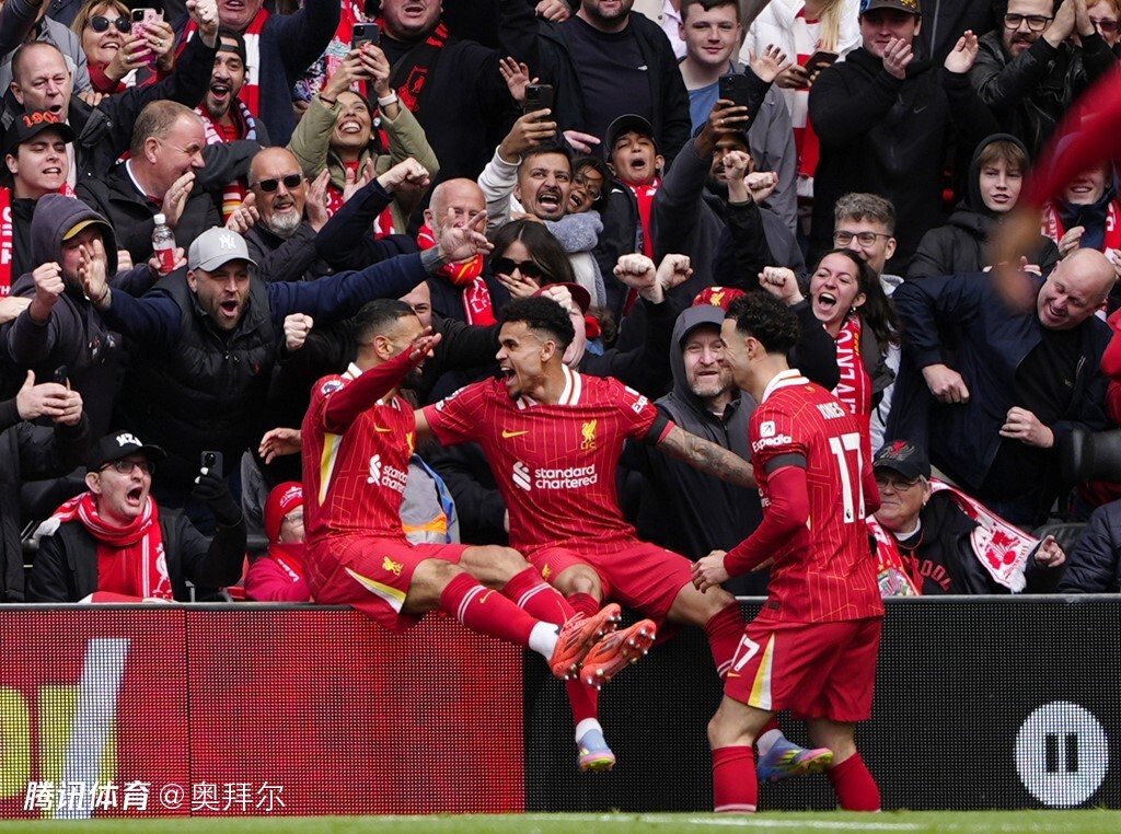 利物浦豪取连胜，领跑英超积分榜