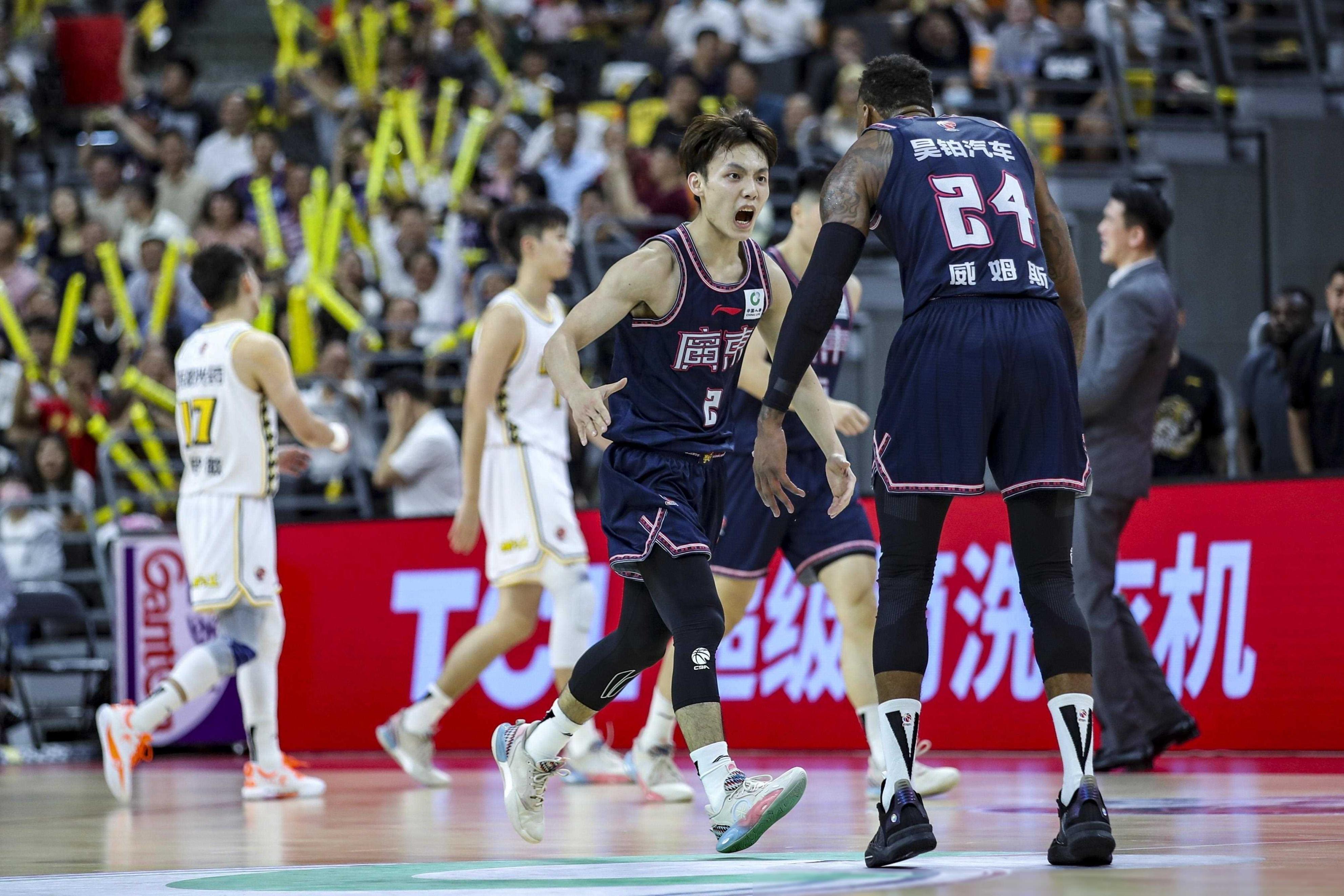 特定CBA球队爆发内部纷争，成员情绪失控的简单介绍