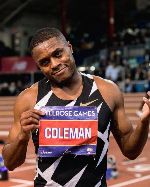 巴哈马田径选手风度翩翩，晋级决赛