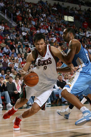 公牛逆转上海队，易建联点燃赛场的简单介绍