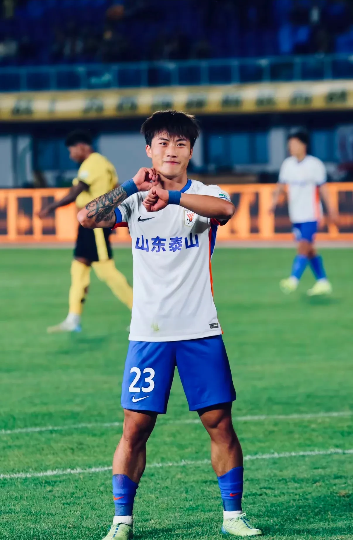 包含各显神通:球员个个发挥亮眼的词条 包含各显神通:球员个个发挥亮眼的词条