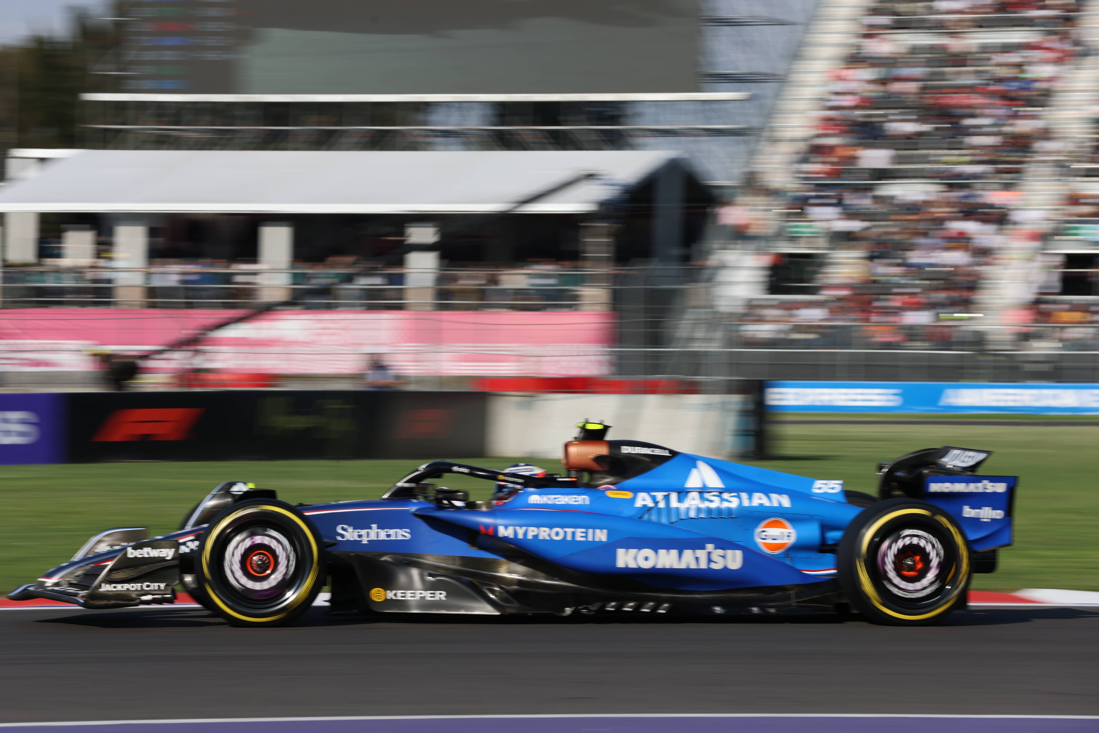 迈凯伦翻盘索伯车队,塞恩斯惊艳四座的简单介绍 迈凯伦翻盘索伯车队,塞恩斯惊艳四座的简单介绍