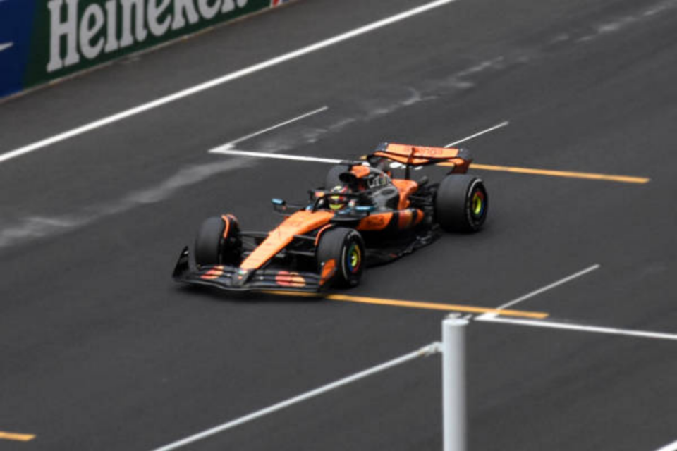 阿斯顿马丁横扫迈凯伦,皮亚斯特里点燃赛场的简单介绍 阿斯顿马丁横扫迈凯伦,皮亚斯特里点燃赛场的简单介绍