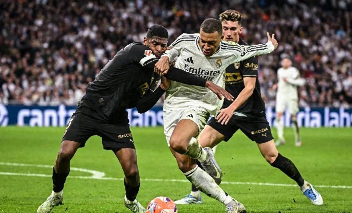 欧冠资格赛：埃瓦尔胜瓦伦西亚，一胜一平出线的简单介绍